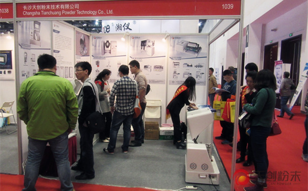 觀展人員絡繹不絕 觀展人員絡繹不絕